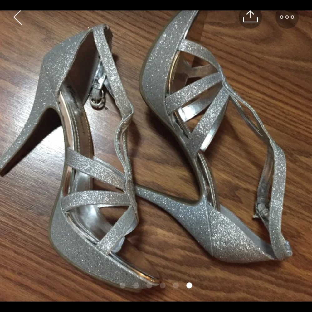 Heels - Picture 5 of 5